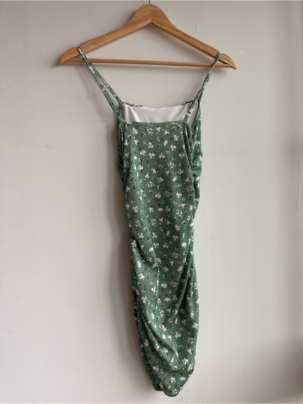 Green Floral Ruched Bodycon Dress - Brand: - Picture 7 of 8